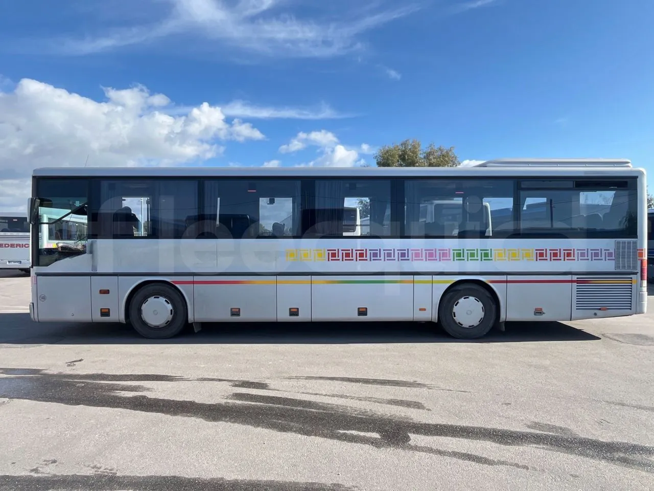 Setra S313 UL/ Euro 3 - 260 Kw - 11.320 Mt - left side photo