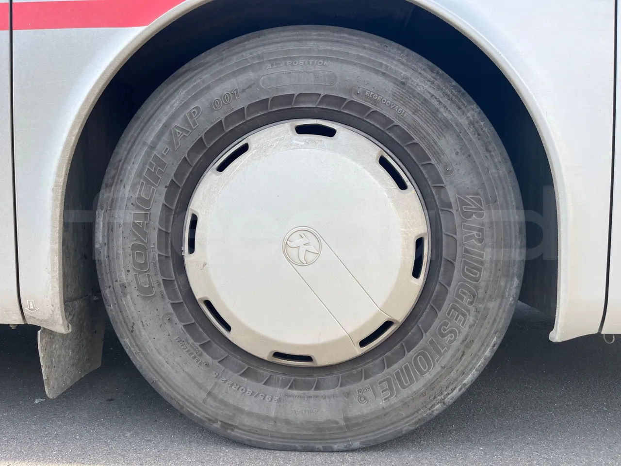 Setra S313 UL/ Euro 3 - 260 Kw - 11.320 Mt - front left tire measurements