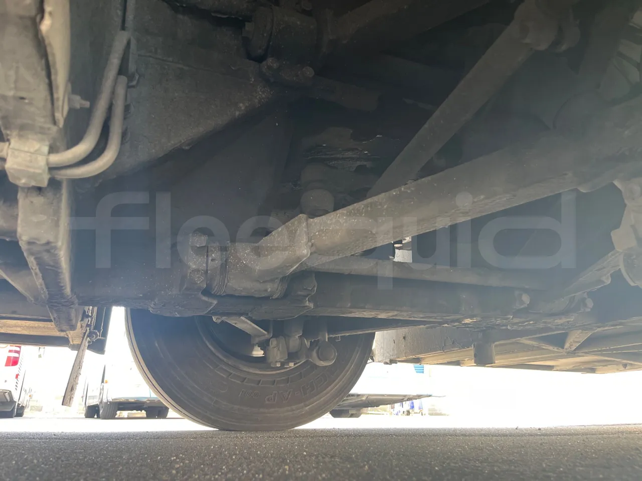 Setra S313 UL/ Euro 3 - 260 Kw - 11.320 Mt - front axle right side