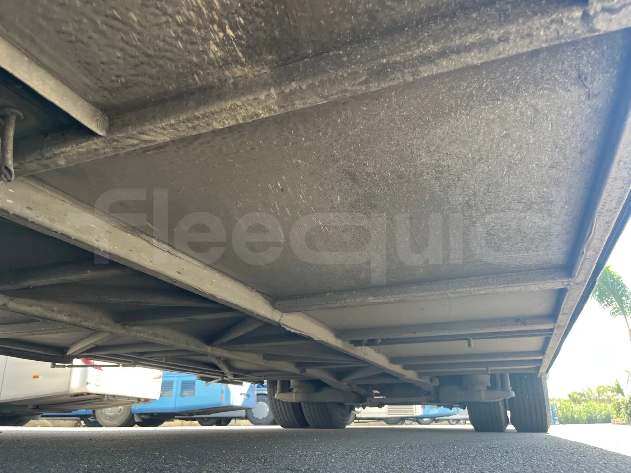 Setra S313 UL/ Euro 3 - 260 Kw - 11.320 Mt - central undercarriage photo