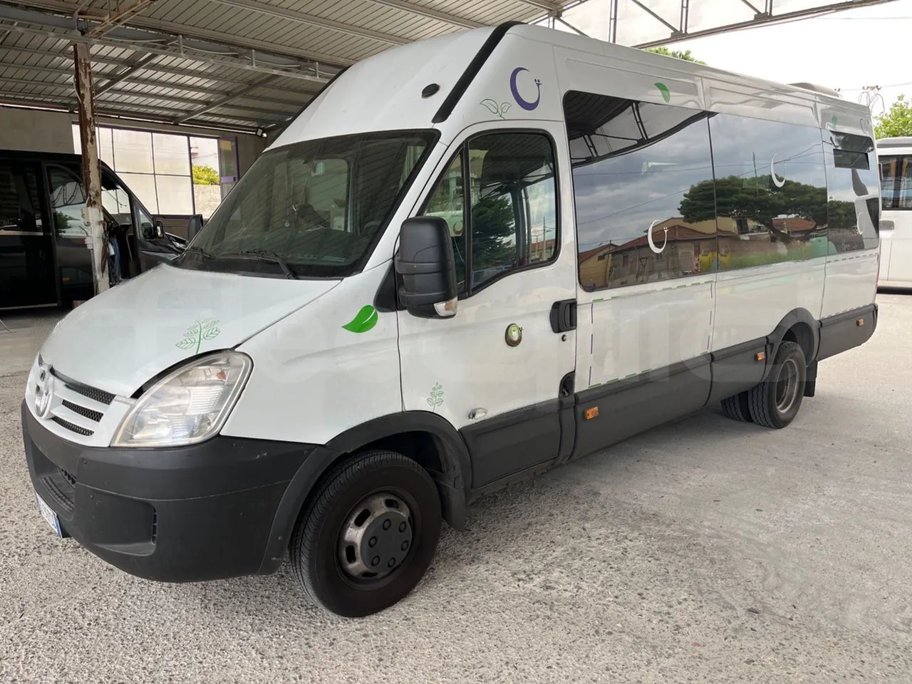 Iveco Daily A50/14/20 -EUR5 -100kW -6.948m CNG - 3/4 front left