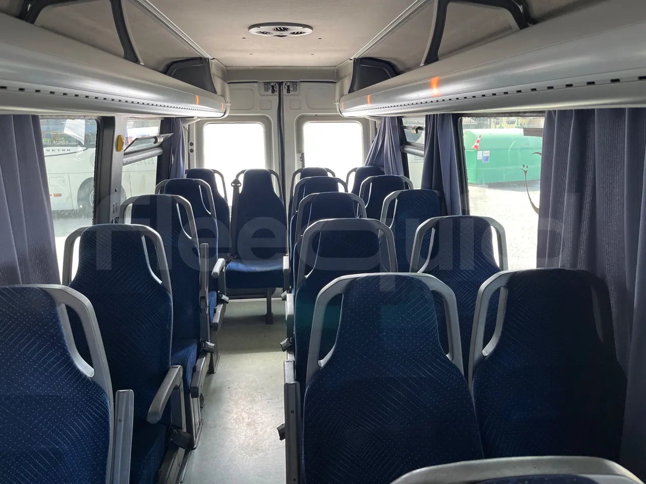 Iveco Daily A50/14/20 -EUR5 -100kW -6.948m CNG - reverse view middle aisle
