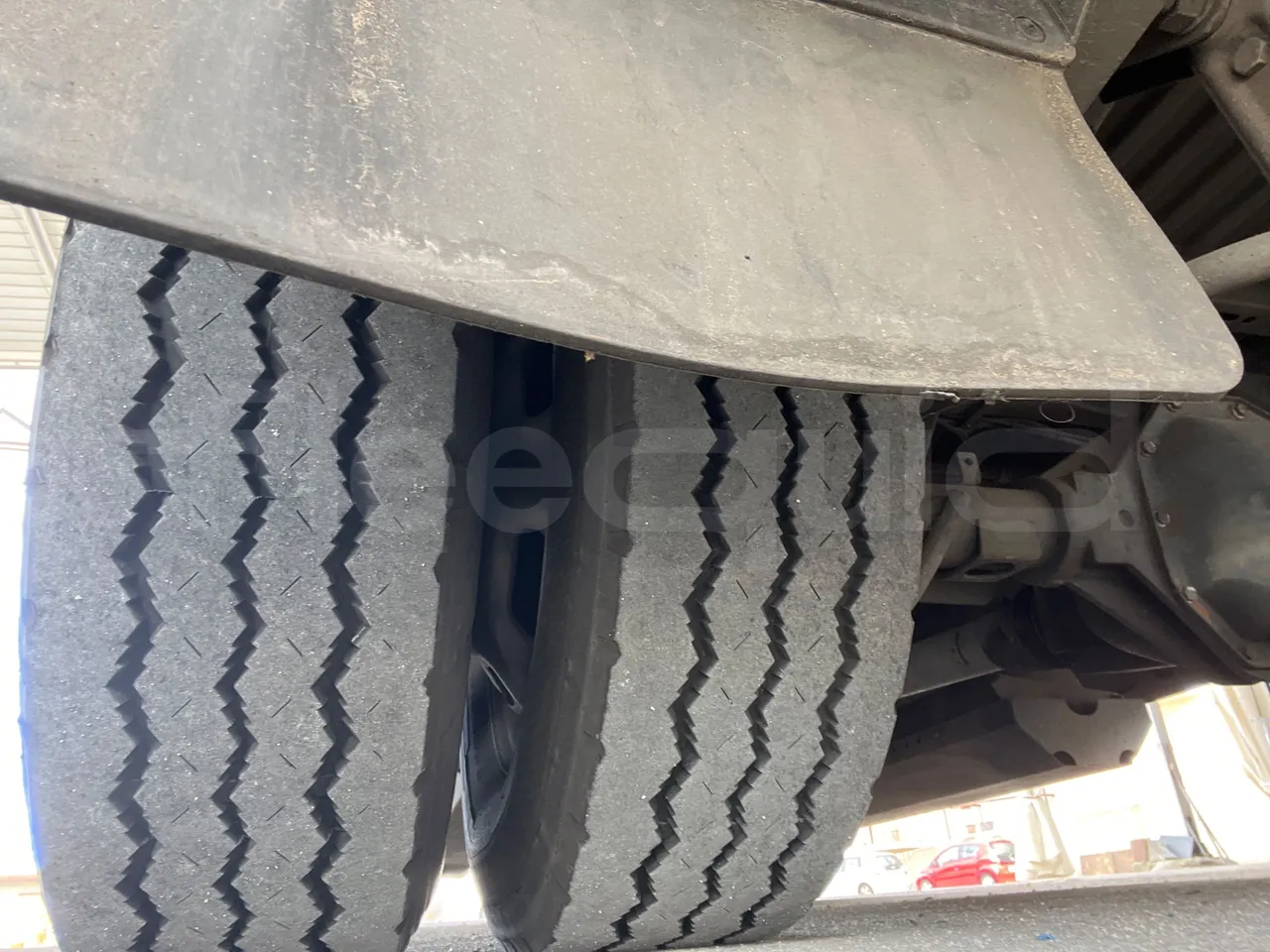 Iveco Daily A50/14/20 -EUR5 -100kW -6.948m CNG - tread condition second axle tires left