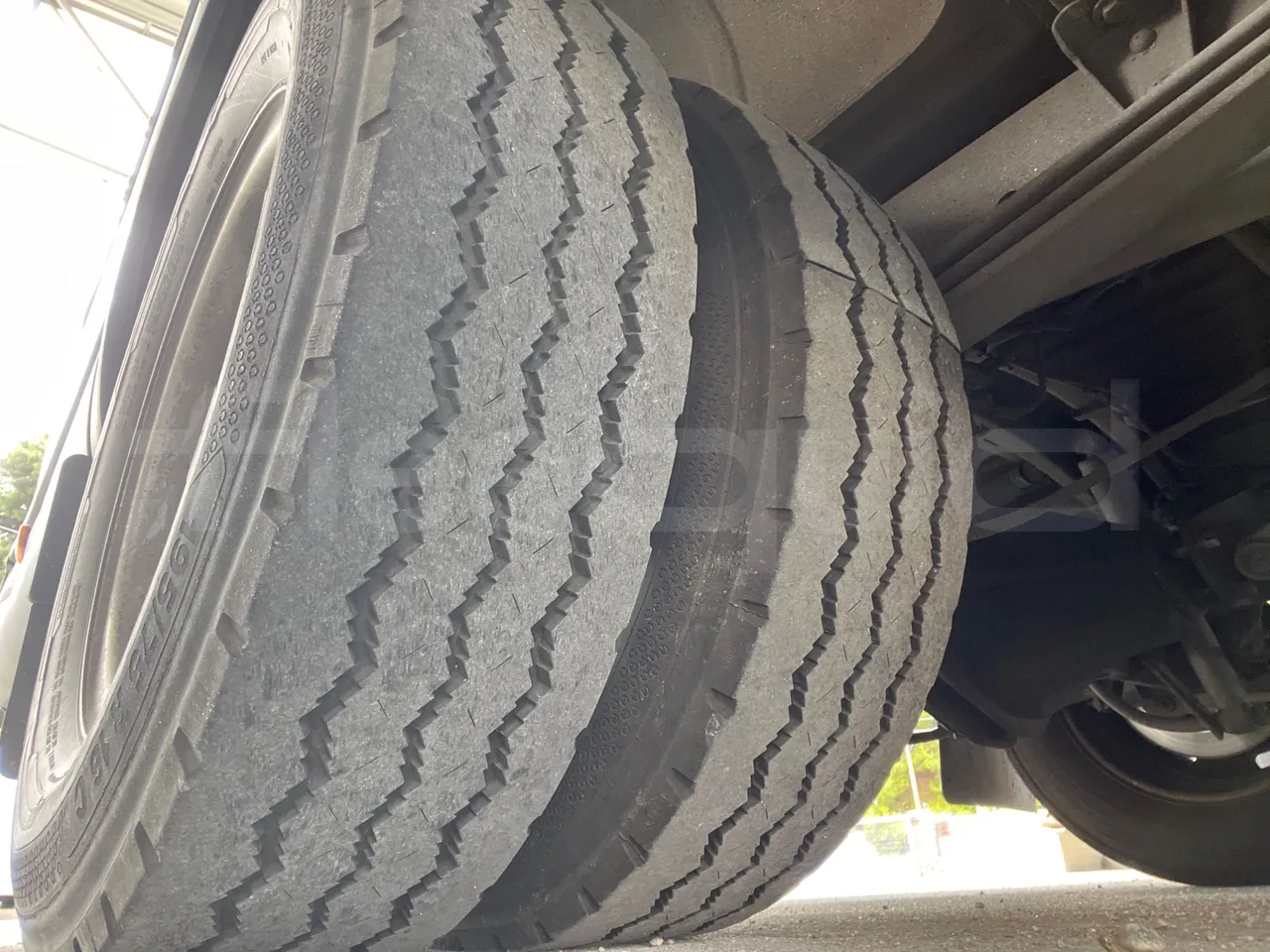Iveco Daily A50/14/20 -EUR5 -100kW -6.948m CNG - tread condition second axle tires right