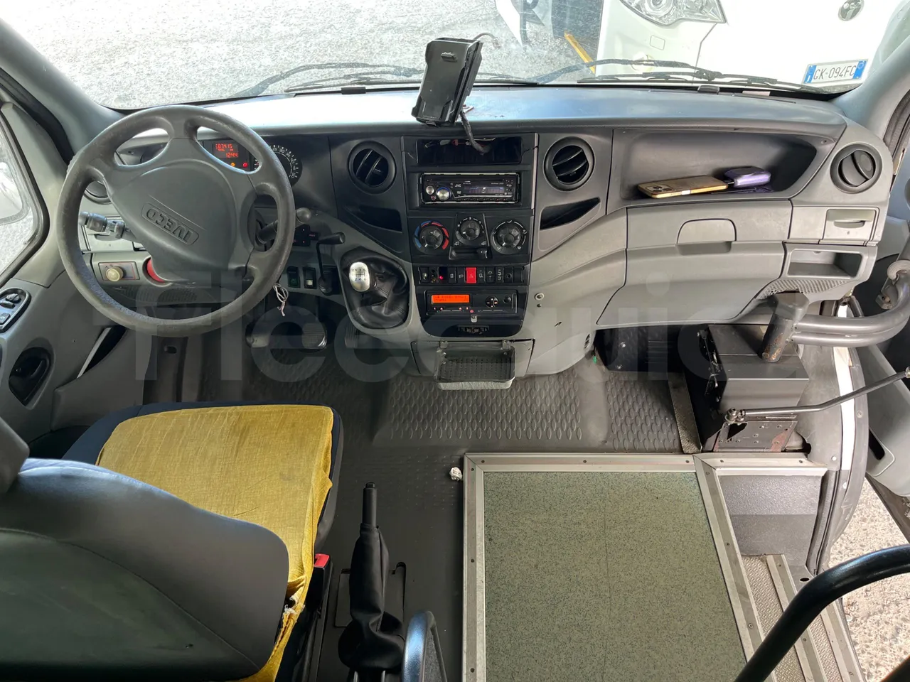 Iveco Daily A50/14/20 -EUR5 -100kW -6.948m CNG - steering wheel photo