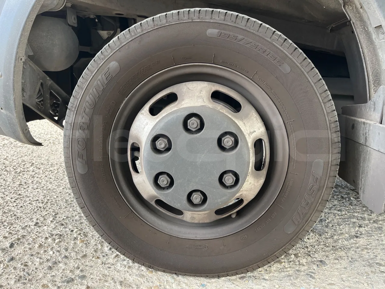 Iveco Daily A50/14/20 -EUR5 -100kW -6.948m CNG - front left tire measurements