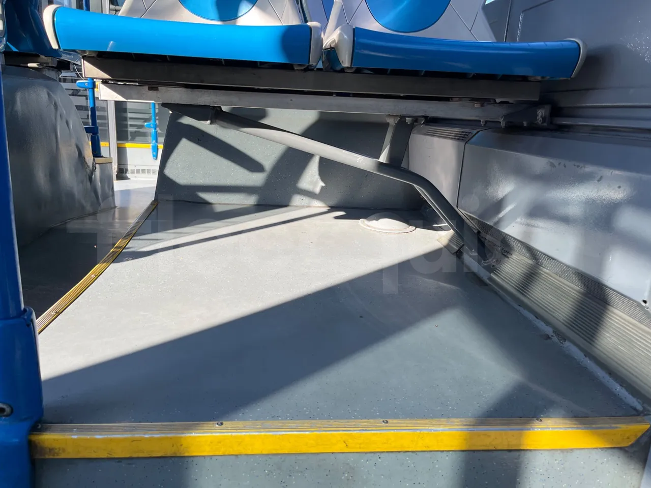 Mercedes-Benz Citaro O530 - Euro4 - 210kW - 11.950m - footrest detail photo