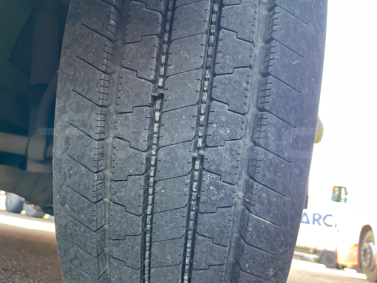 Mercedes-Benz Citaro O530 - Euro4 - 210kW - 11.950m - tread condition front tires left