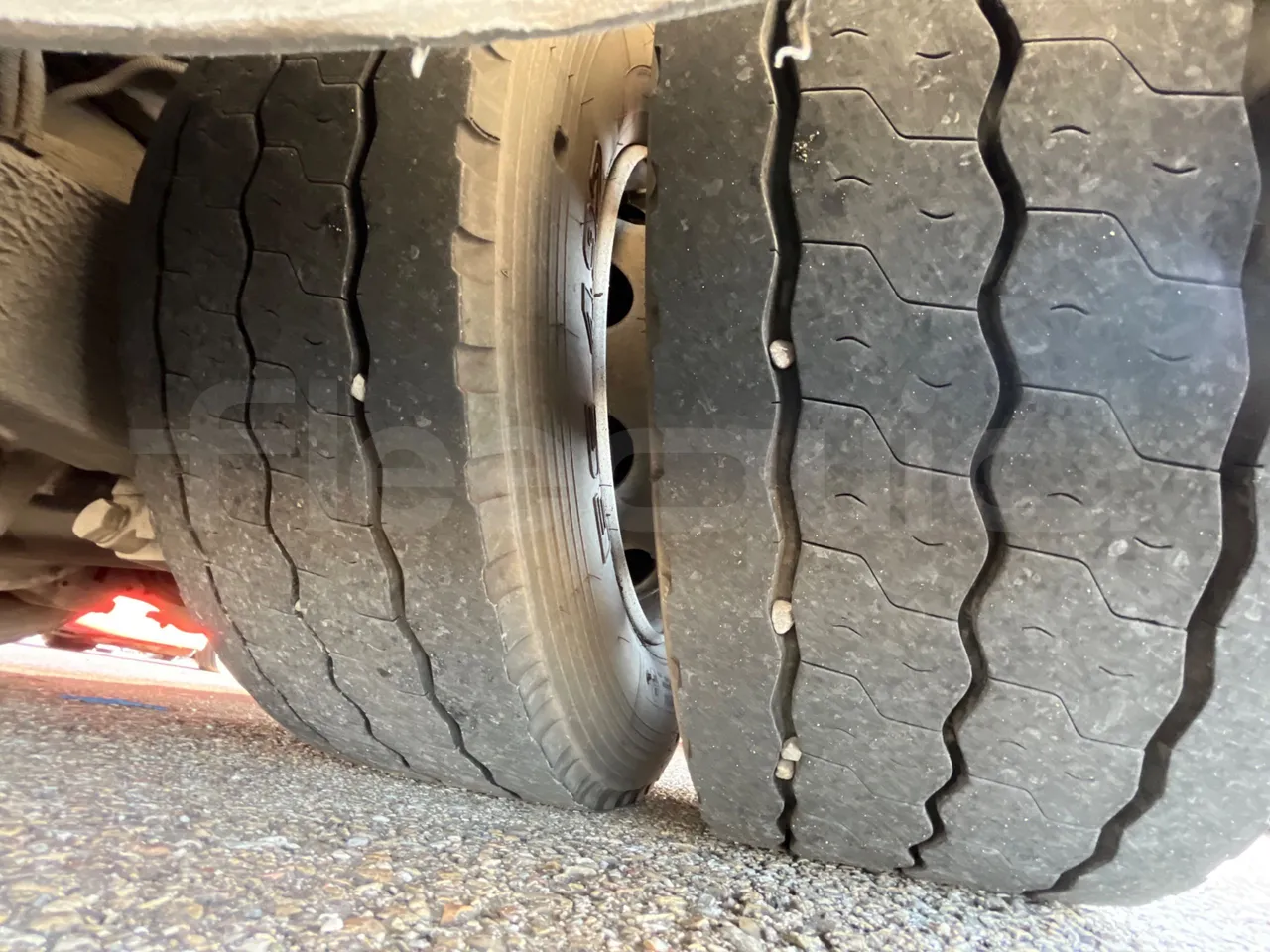 Mercedes-Benz Citaro O530 - Euro4 - 210kW - 11.950m - tread condition third axle tires left