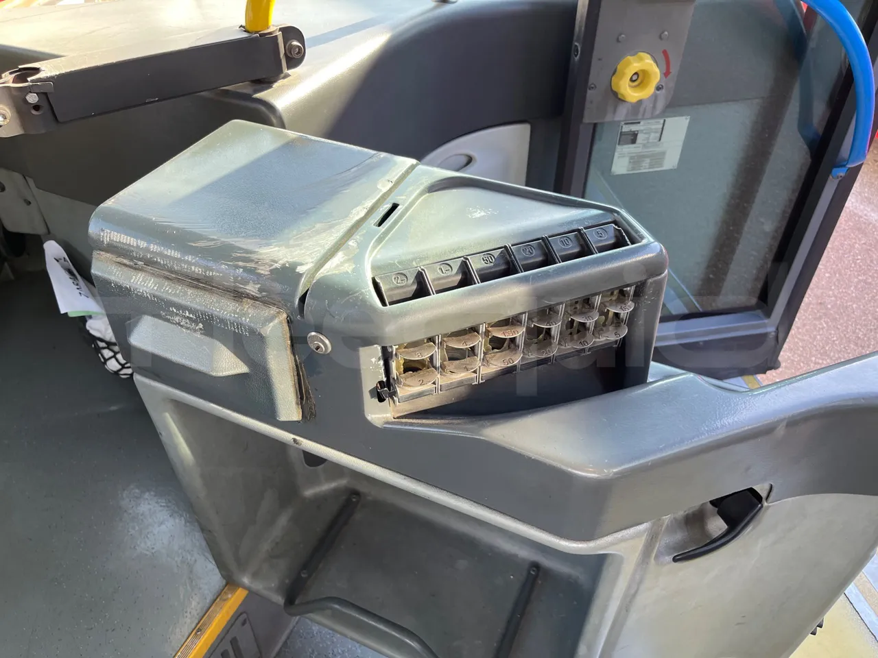 Mercedes-Benz Citaro O530 - Euro4 - 210kW - 11.950m - power outlets detail