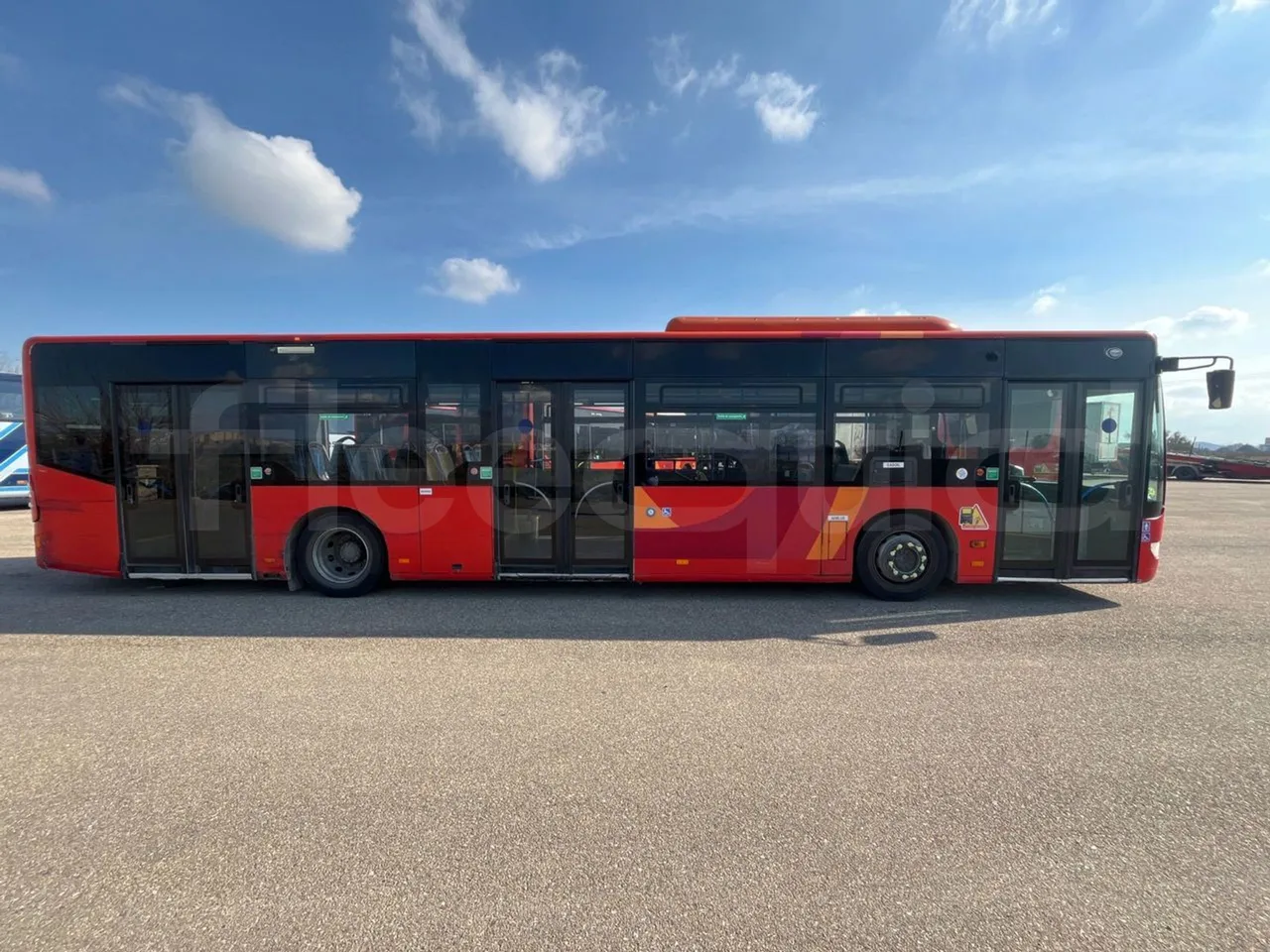 Mercedes-Benz Citaro O530 - Euro4 - 210kW - 11.950m - right side doors closed