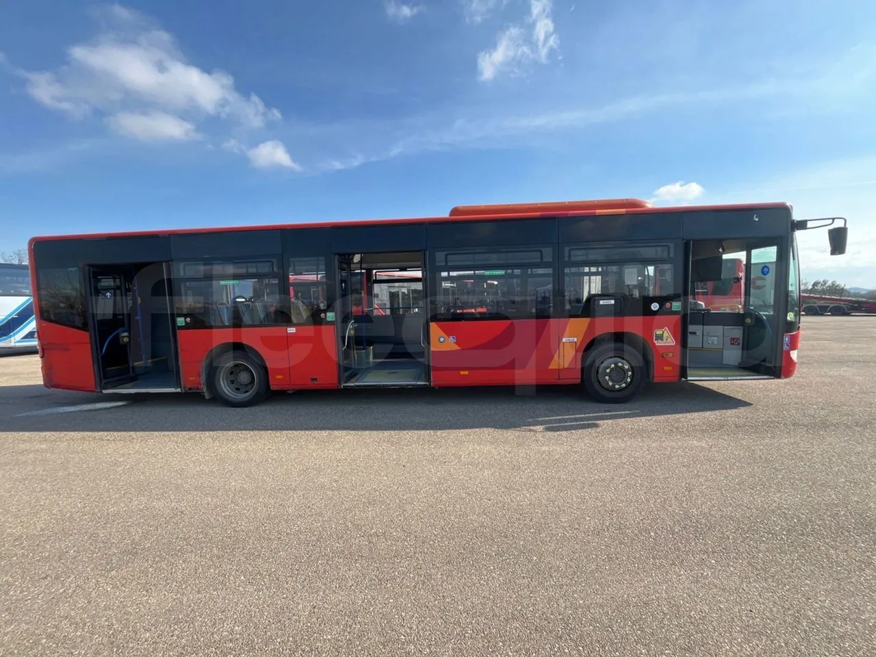 Mercedes-Benz Citaro O530 - Euro4 - 210kW - 11.950m - right side doors open