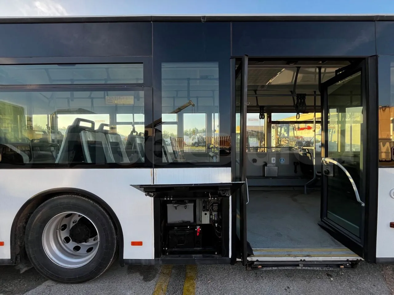 Mercedes-Benz Citaro O 530 - EUR3 - 220kW - 12.000m - front door 3 open