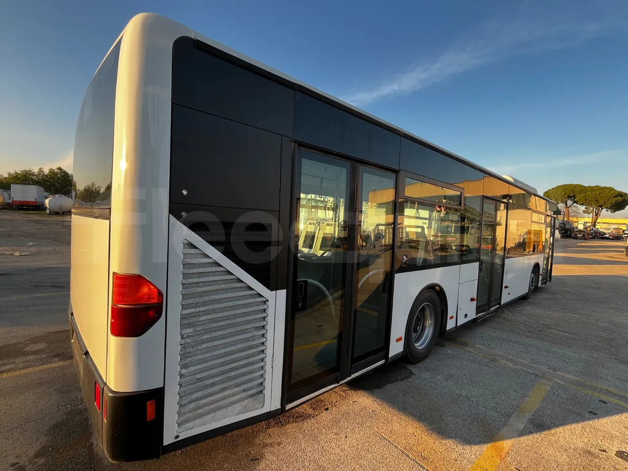 Mercedes-Benz Citaro O 530 - EUR3 - 220kW - 12.000m - 3/4 right rear doors closed