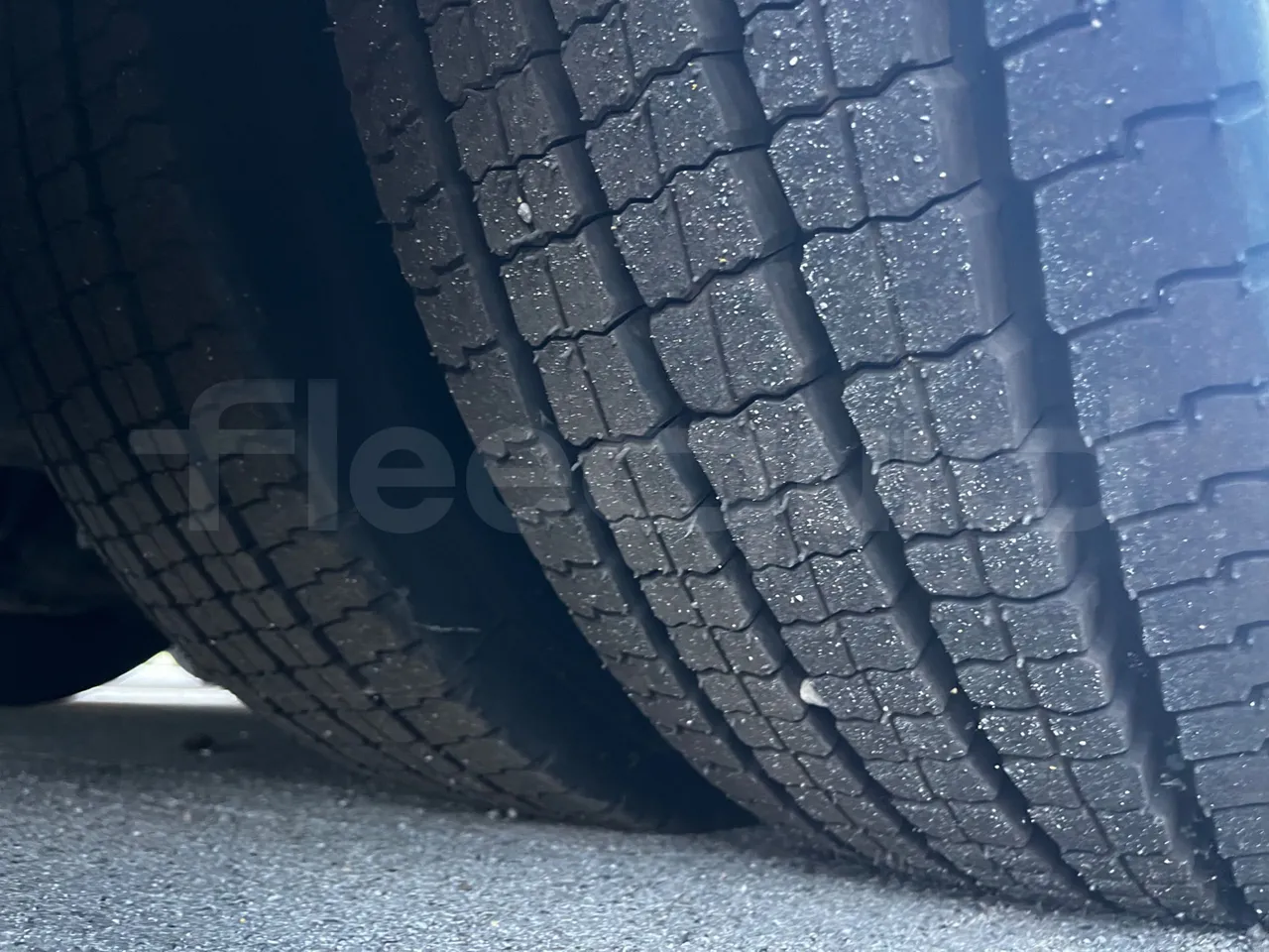 Mercedes-Benz Citaro O 530 - EUR3 - 220kW - 12.000m - tread condition front tires left