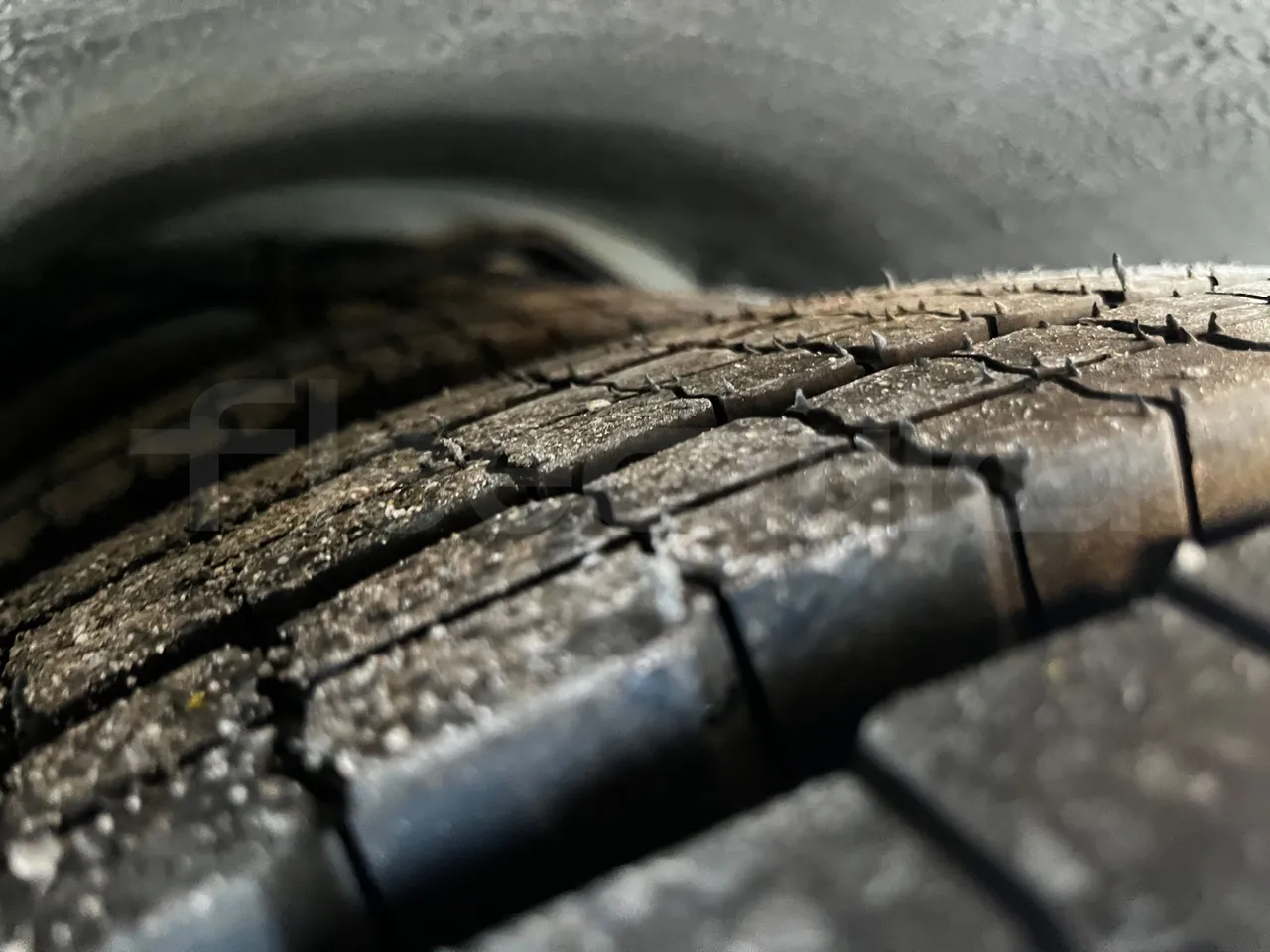 Mercedes-Benz Citaro O 530 - EUR3 - 220kW - 12.000m - tread condition third axle tires right