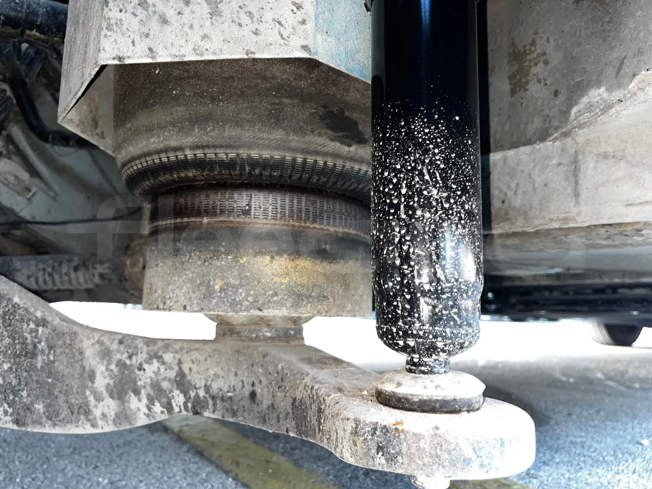 Mercedes-Benz Citaro O 530 - EUR3 - 220kW - 12.000m - axle 2 shock absorbers 1 right