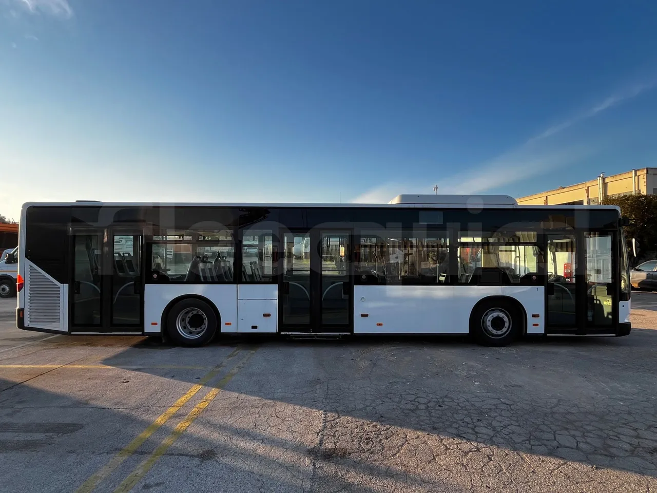 Mercedes-Benz Citaro O 530 - EUR3 - 220kW - 12.000m - right side doors closed