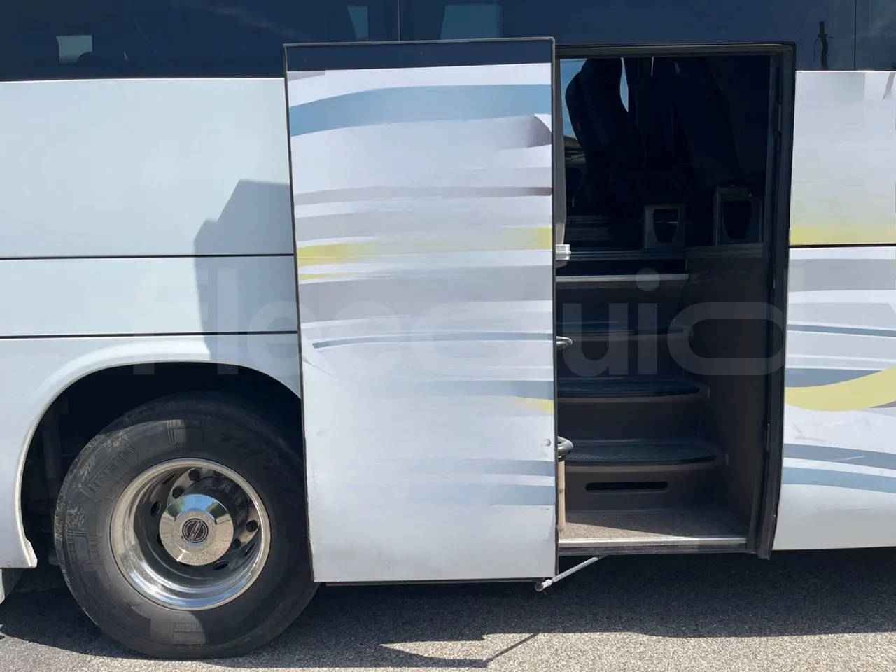 Iveco Magelys - front door 2 open