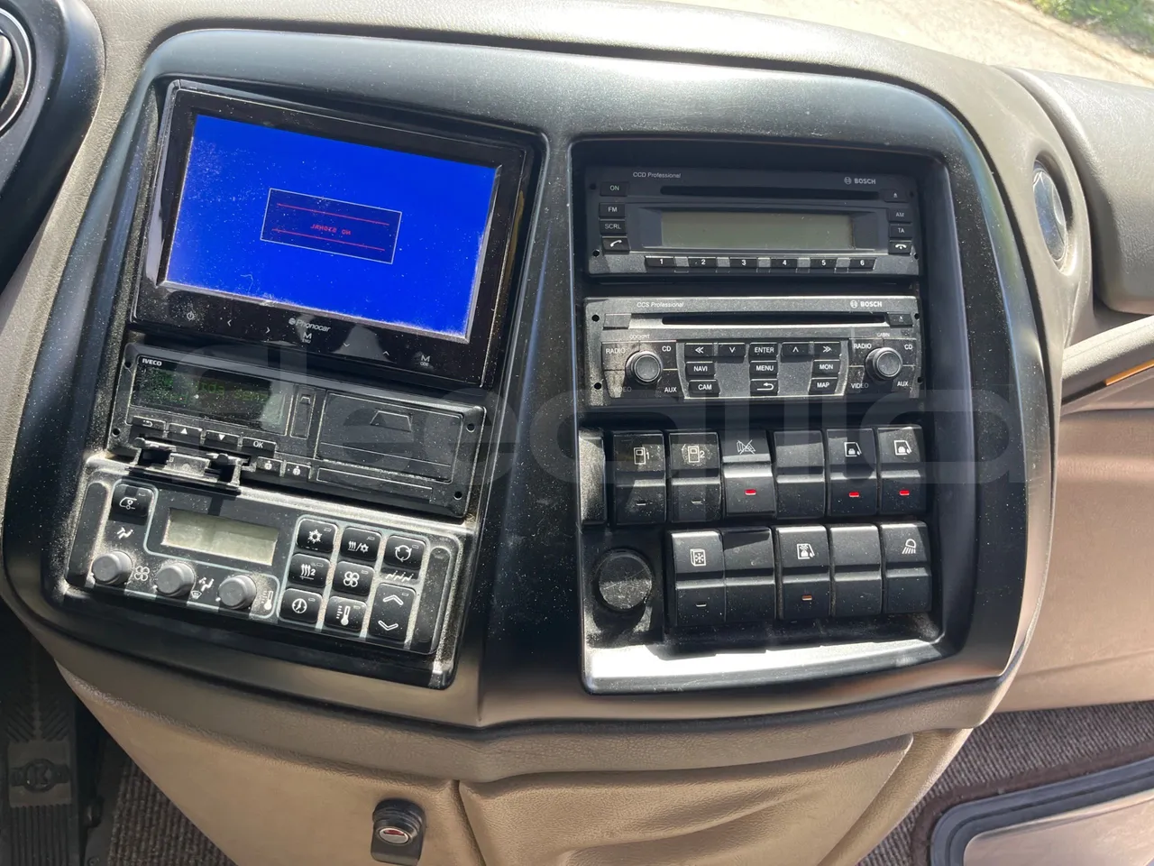 Iveco Magelys - radio accessories photo