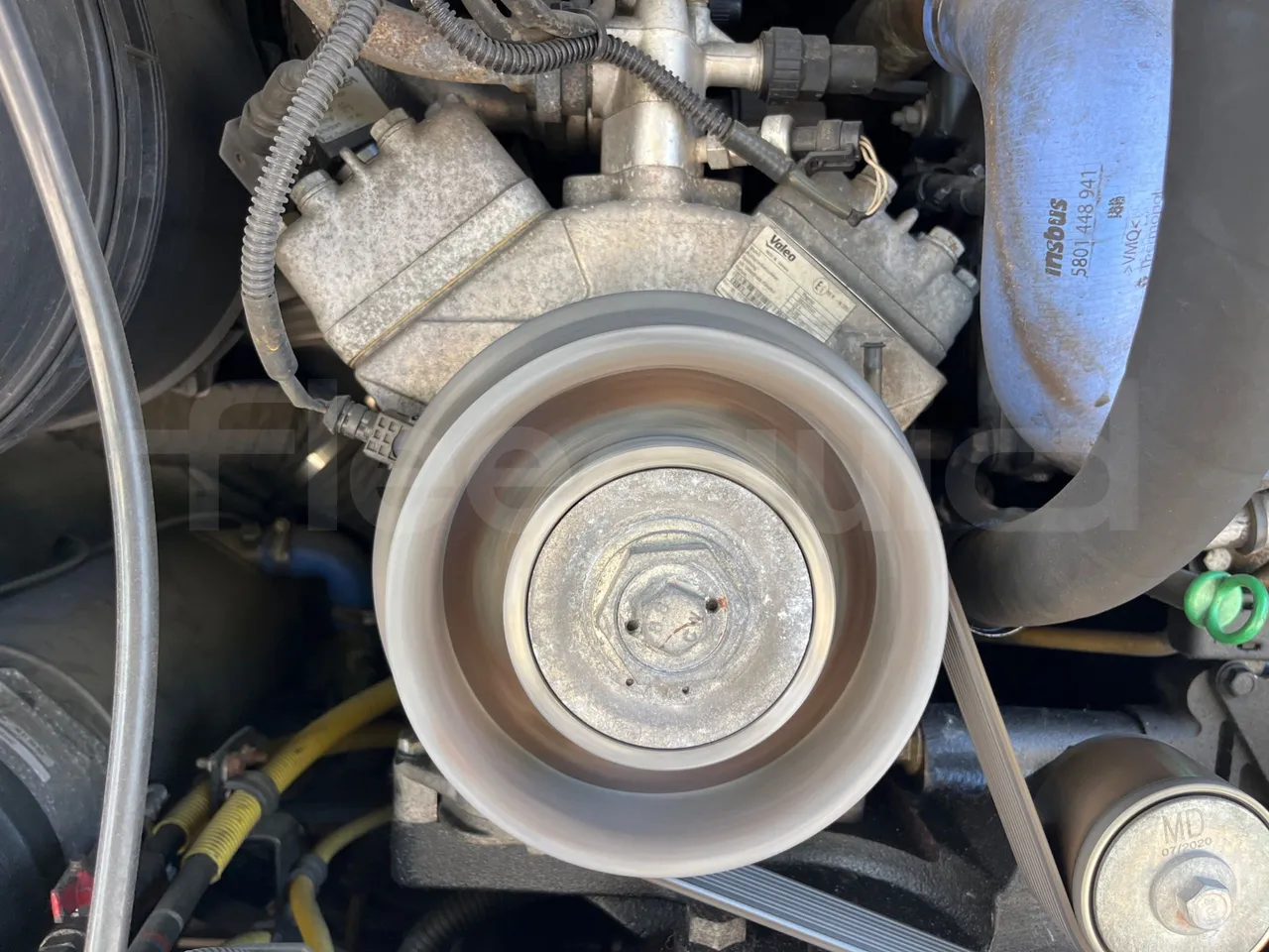 Iveco Magelys - air conditioning compressor