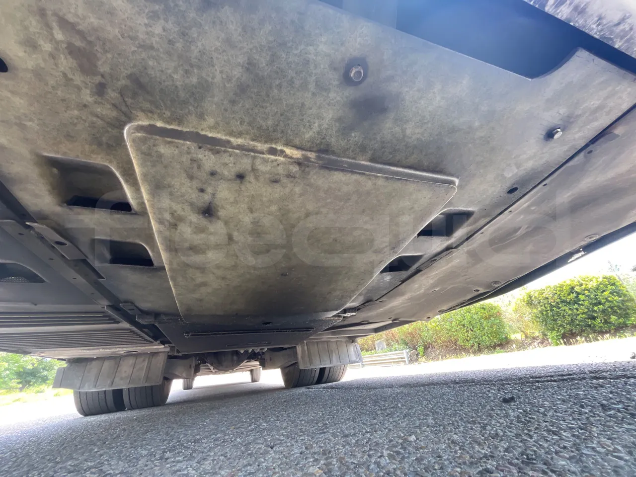 Iveco Magelys - engine without protection