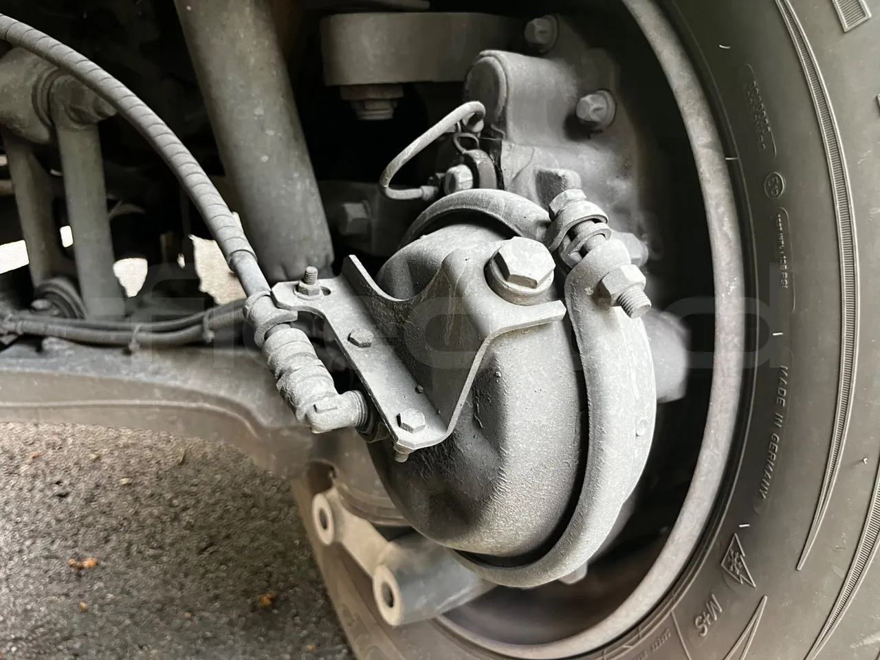 Iveco Magelys - front brake calipers left