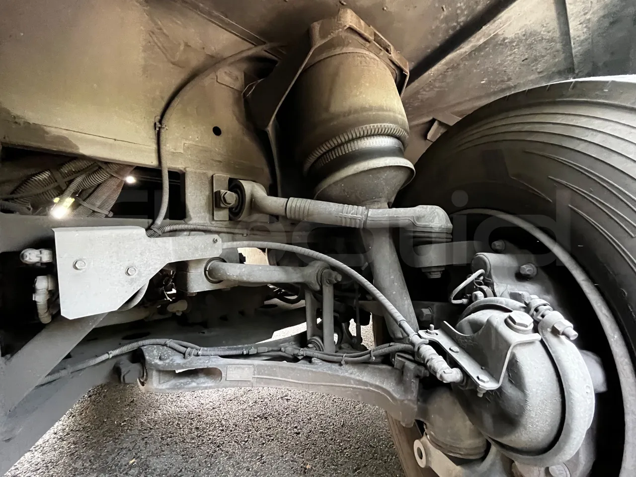 Iveco Magelys - front shock absorbers right