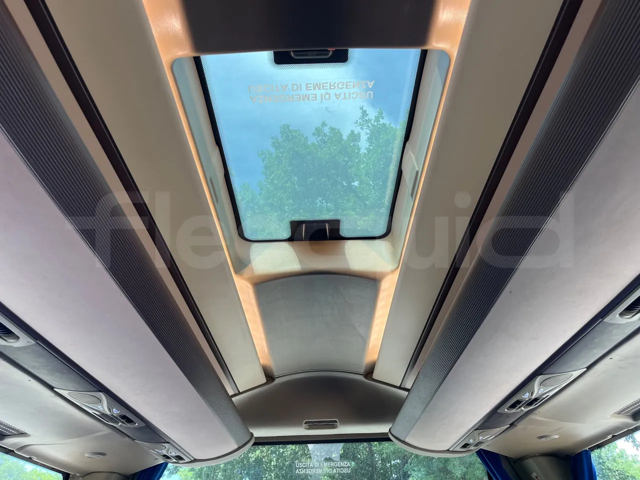 Iveco Magelys - roof hatch 2