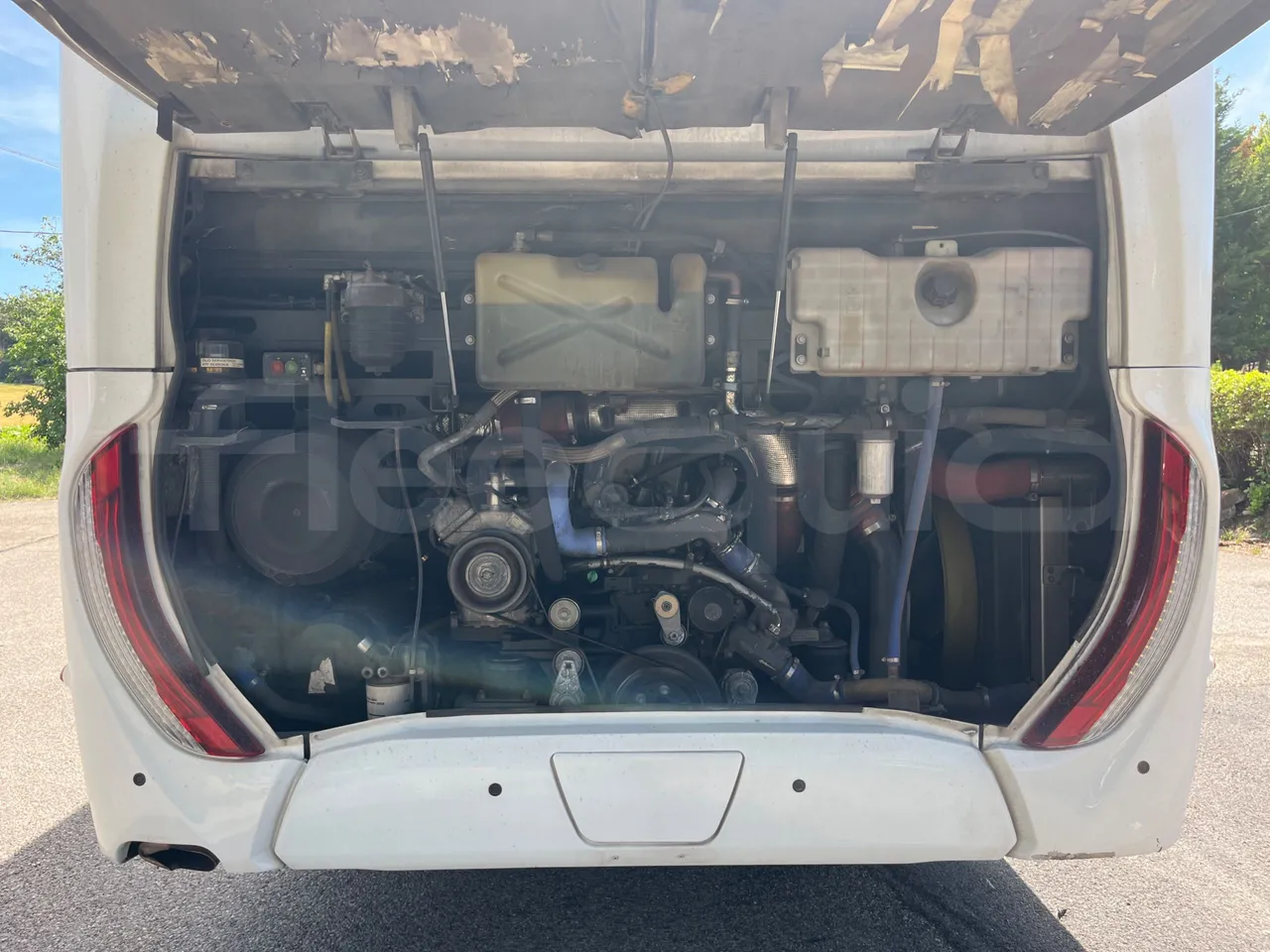 Iveco Magelys - rear hatch open