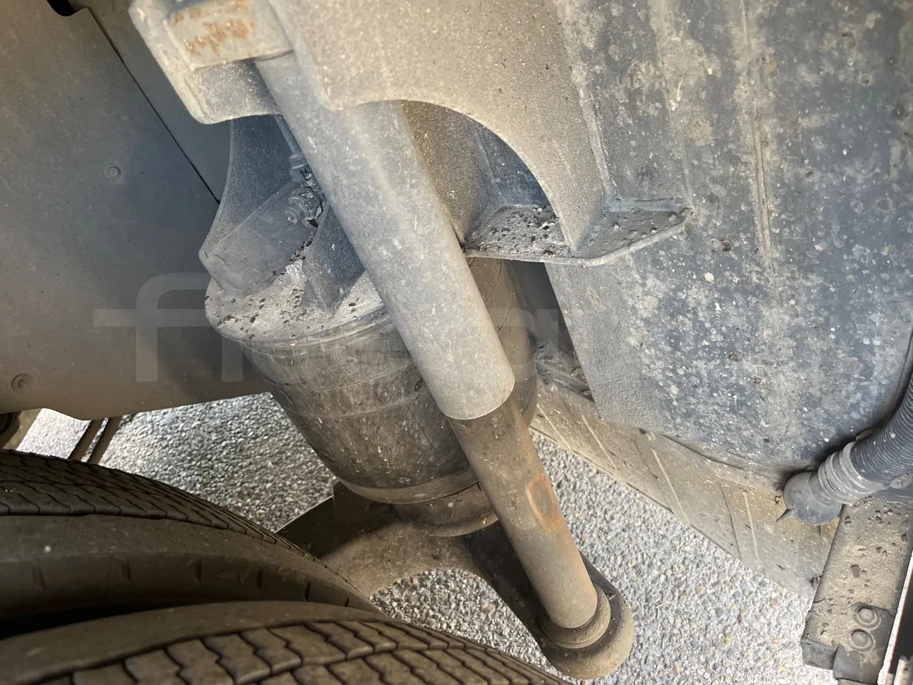 Iveco Magelys - axle 2 shock absorbers 1 left
