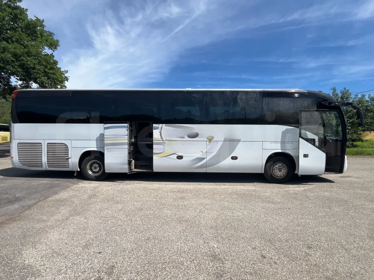 Iveco Magelys - right side doors open