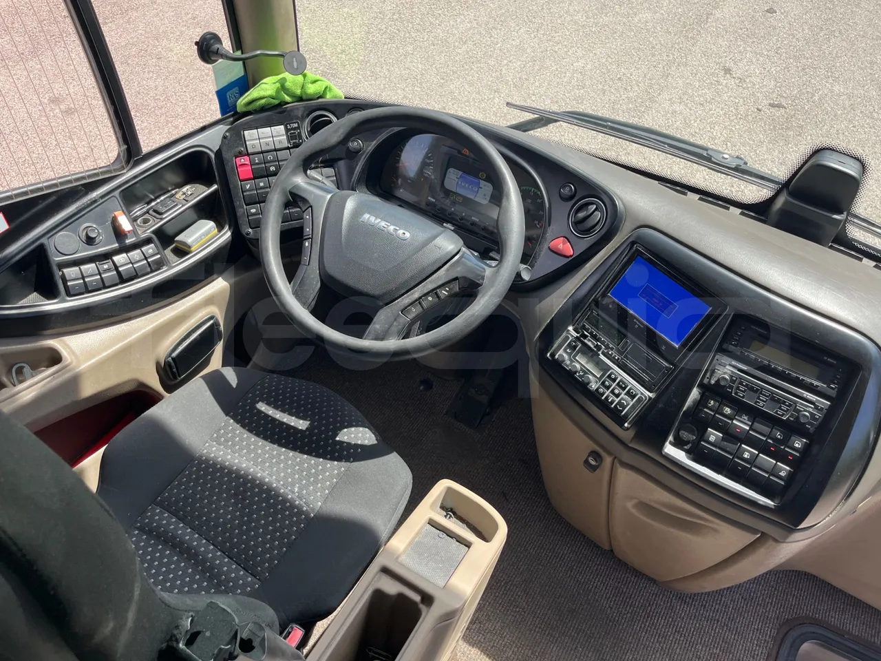 Iveco Magelys - steering wheel photo