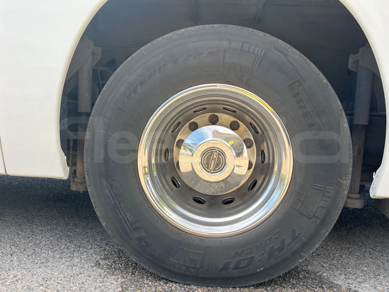 Iveco Magelys - rear left tire photo