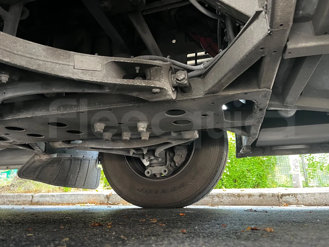 Iveco Magelys - front axle left side
