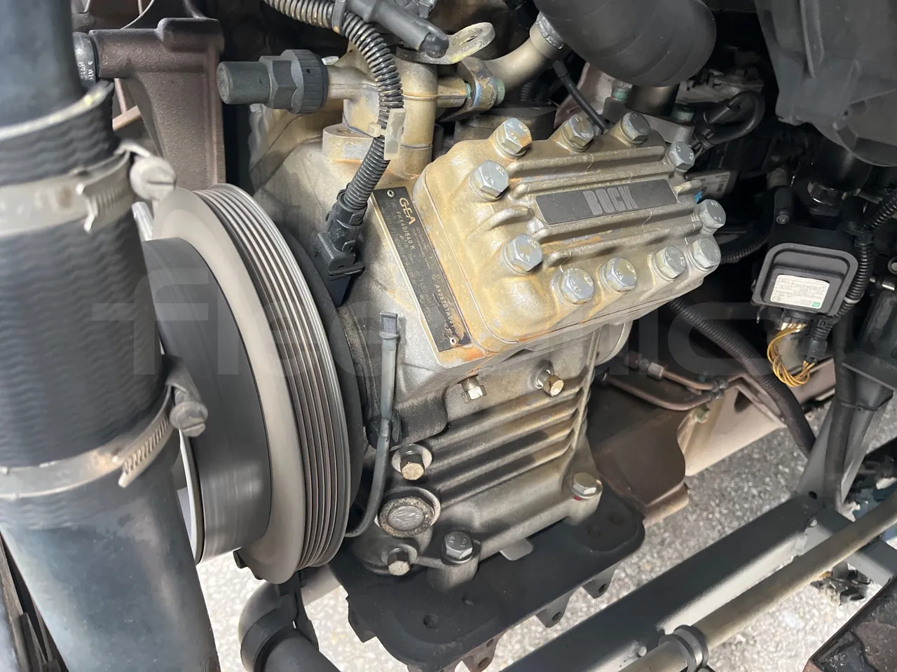 Neoplan JETLINER B274600 - Euro6 - 294kW - 13mt - air conditioning compressor