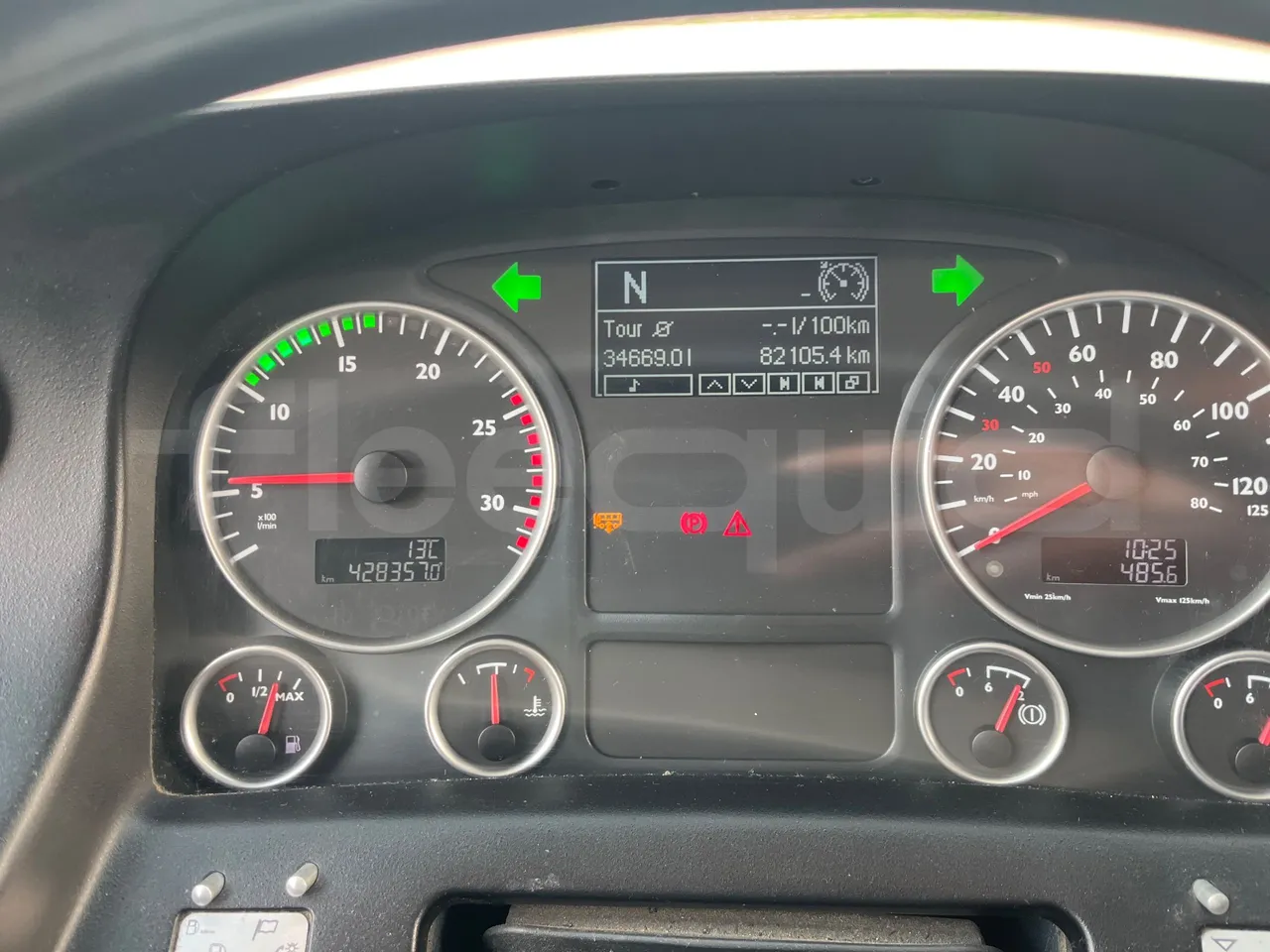 Neoplan JETLINER B274600 - Euro6 - 294kW - 13mt - dashboard lights on