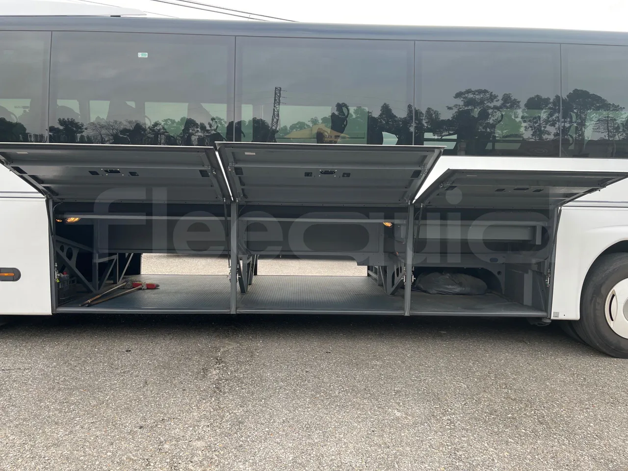 Neoplan JETLINER B274600 - Euro6 - 294kW - 13mt - luggage rack photo