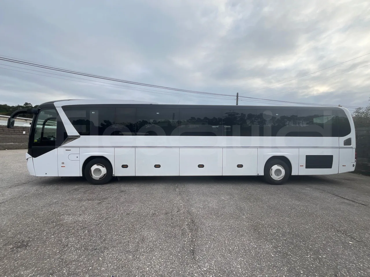 Neoplan JETLINER B274600 - Euro6 - 294kW - 13mt - left side photo