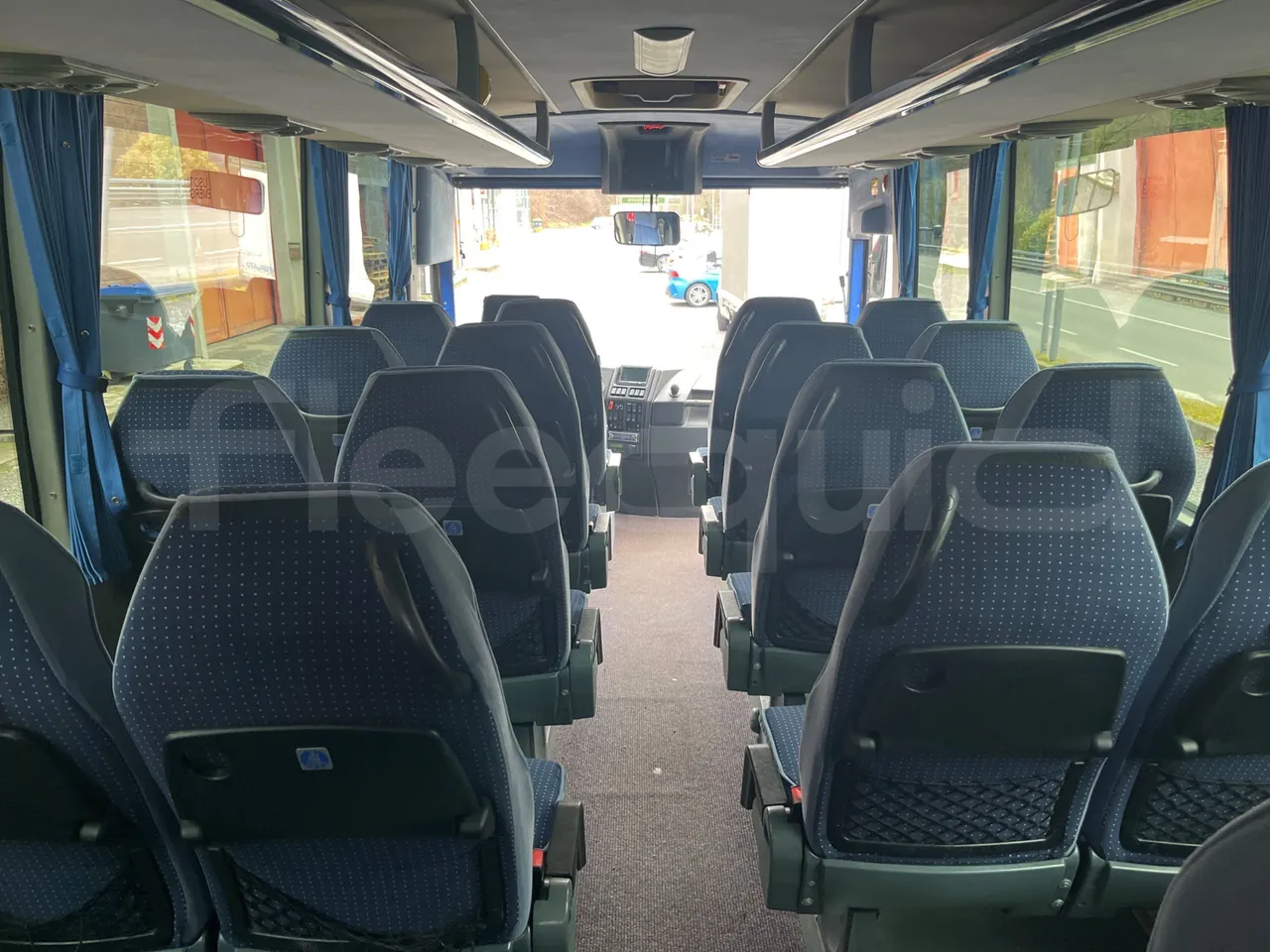 Otokar Navigo G240S35 - EUR4 - 176kW - 9.174m - forward view middle aisle