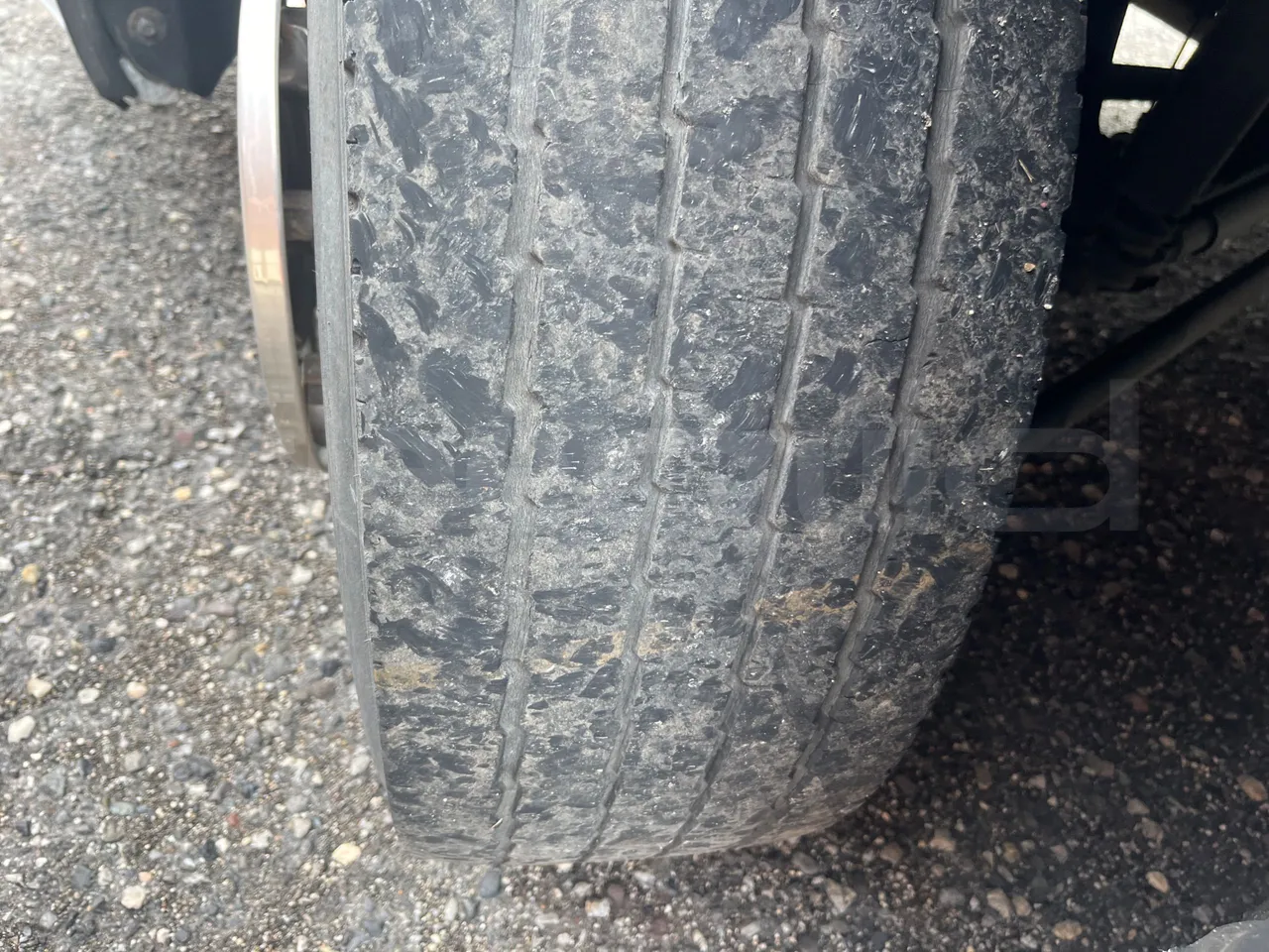 Otokar Navigo G240S35 - EUR4 - 176kW - 9.174m - tread condition second axle tires right