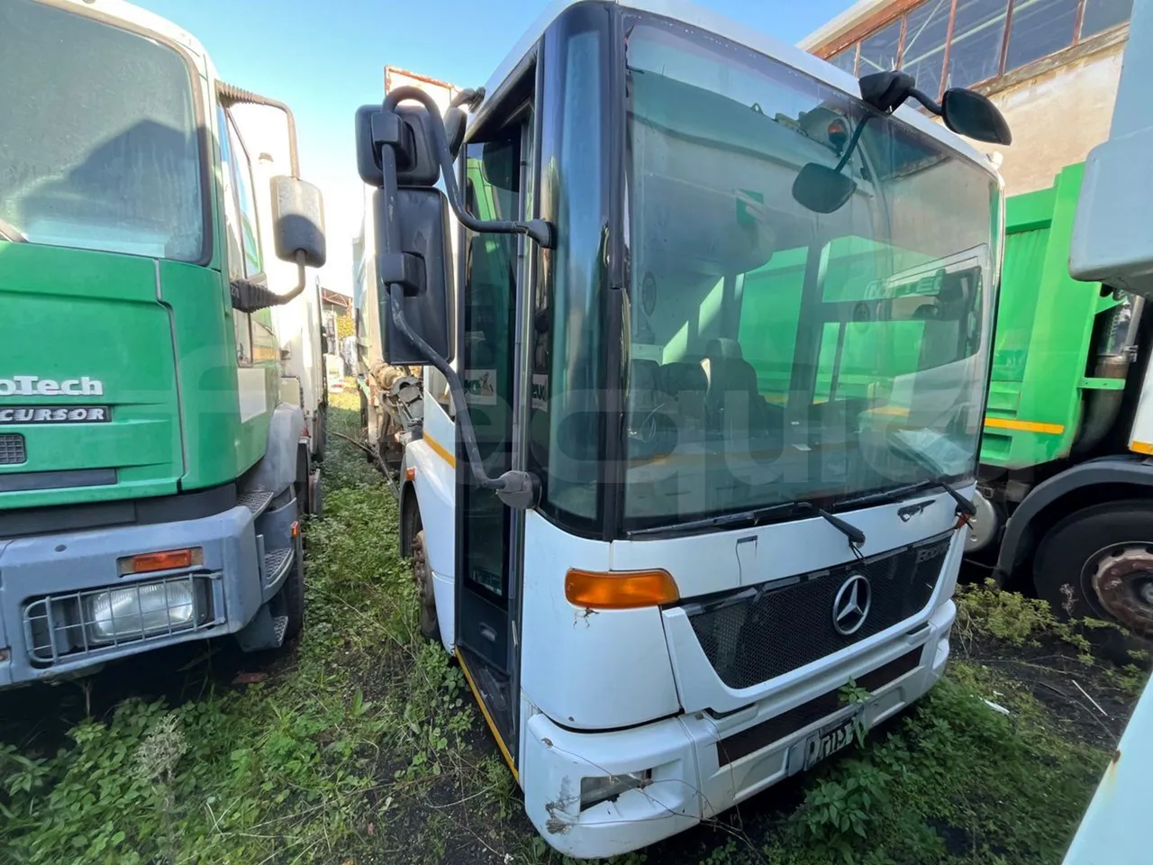 Daimler-Chrysler AG 930|MB 2532 - Euro5 - 235kW - 9.620mt - 3/4 front right doors