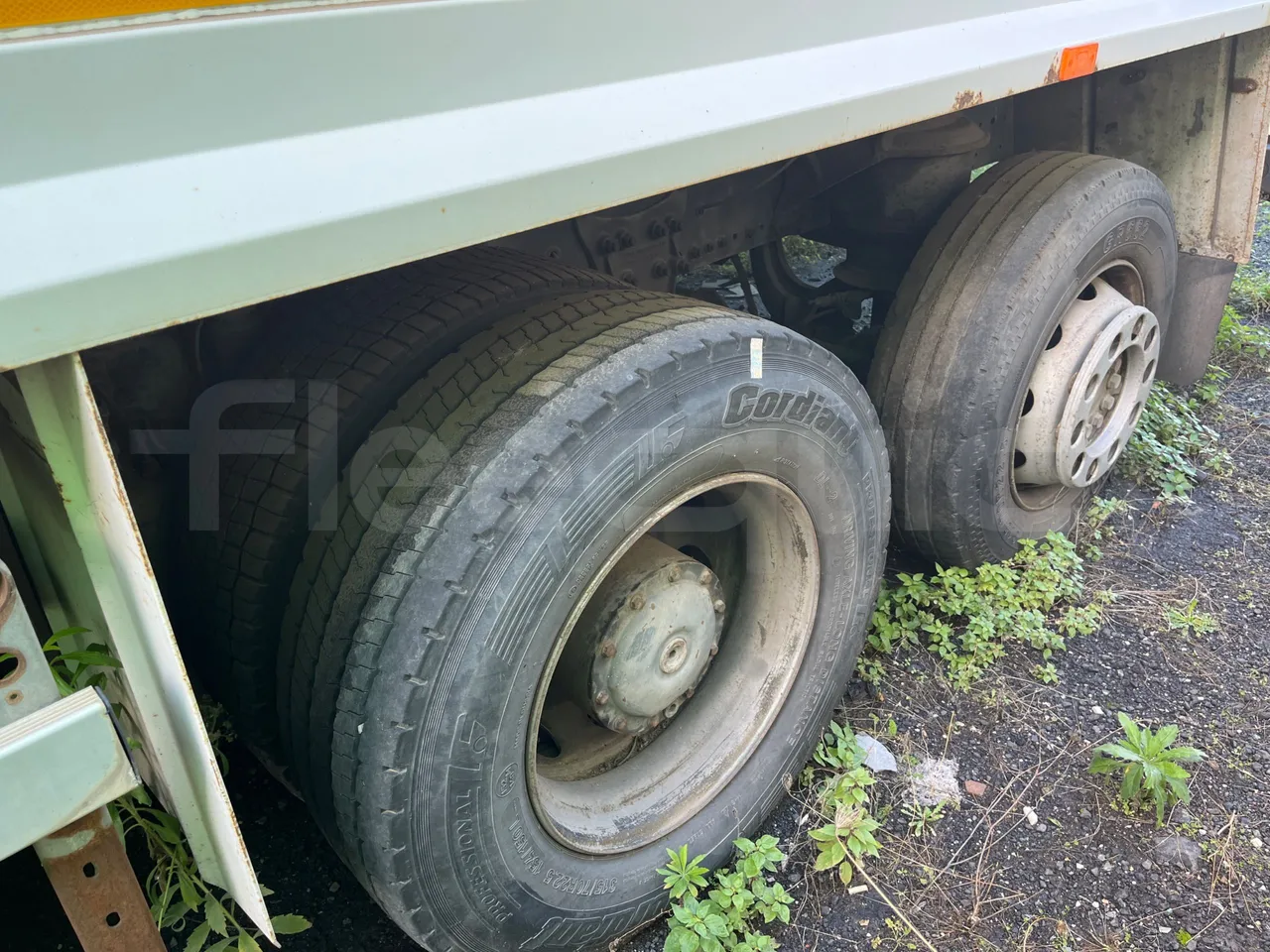 Daimler-Chrysler AG 930|MB 2532 - Euro5 - 235kW - 9.620mt - rear left tire photo