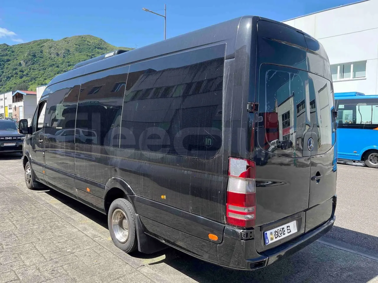 Mercedes-Benz Sprinter - 3/4 left rear side