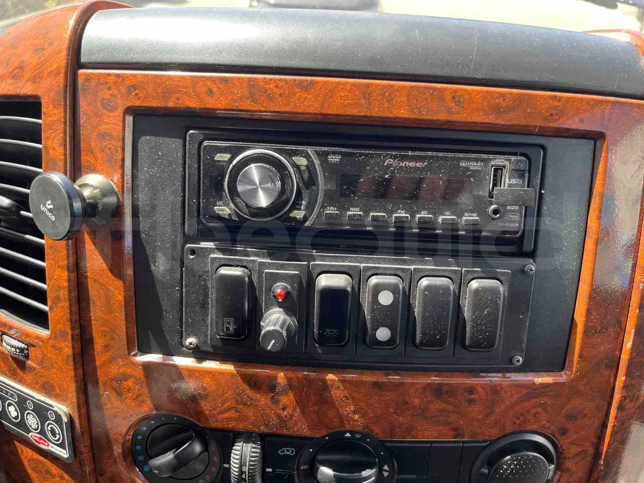 Mercedes-Benz Sprinter - radio accessories photo