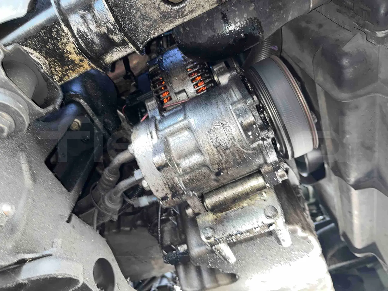 Mercedes-Benz Sprinter - air conditioning compressor