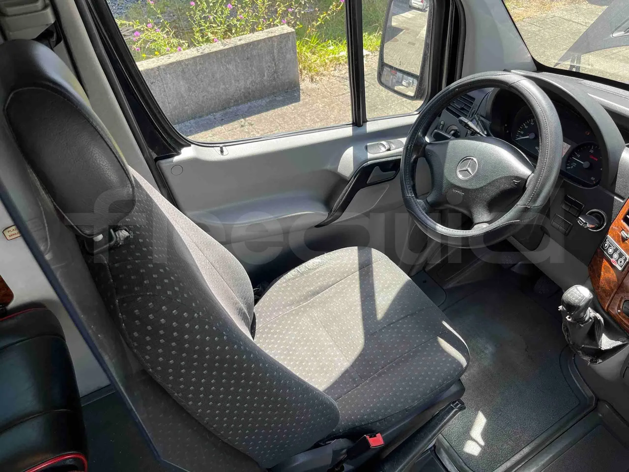 Mercedes-Benz Sprinter - driver's seat photo