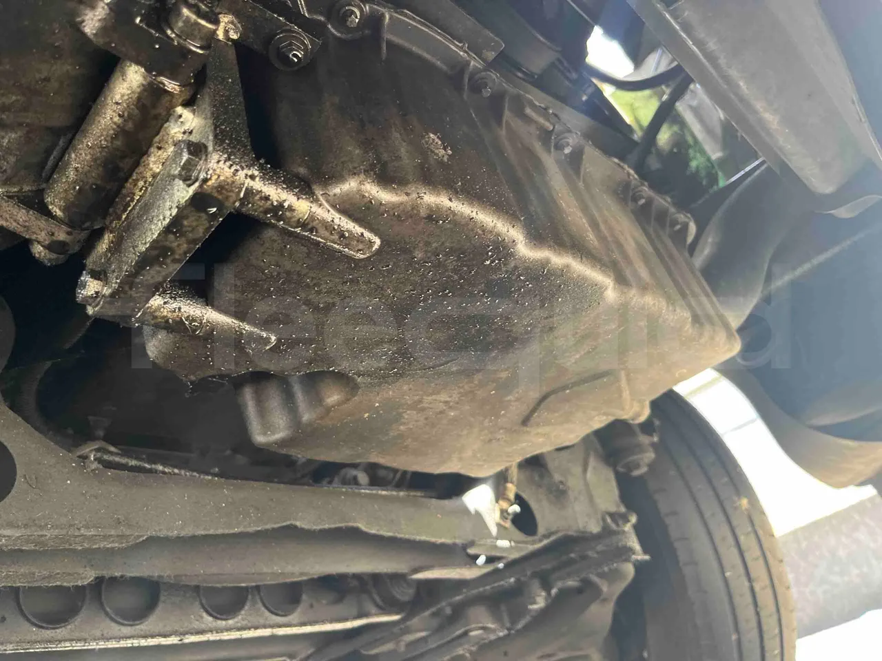 Mercedes-Benz Sprinter - engine without protection