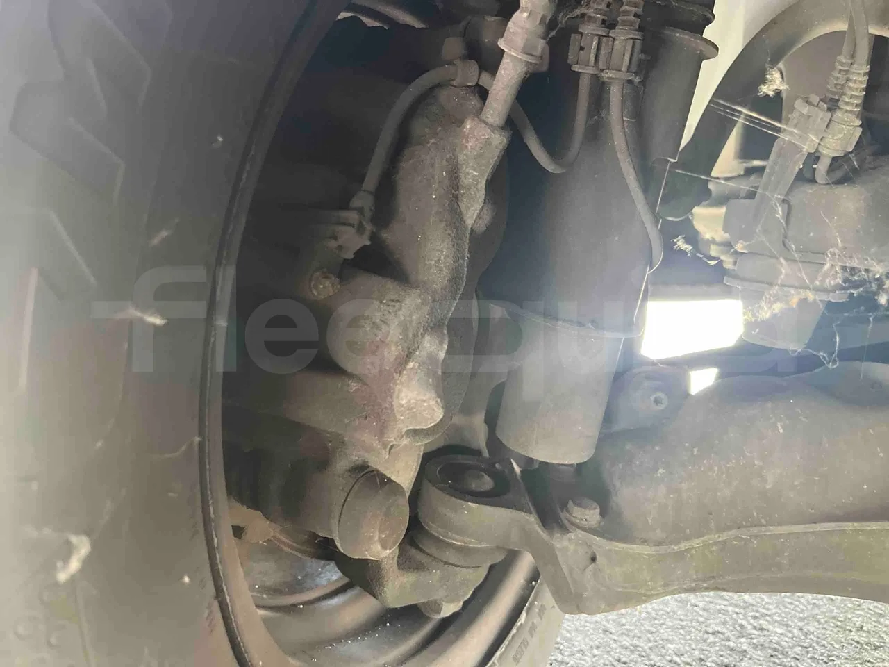 Mercedes-Benz Sprinter - front brake calipers left