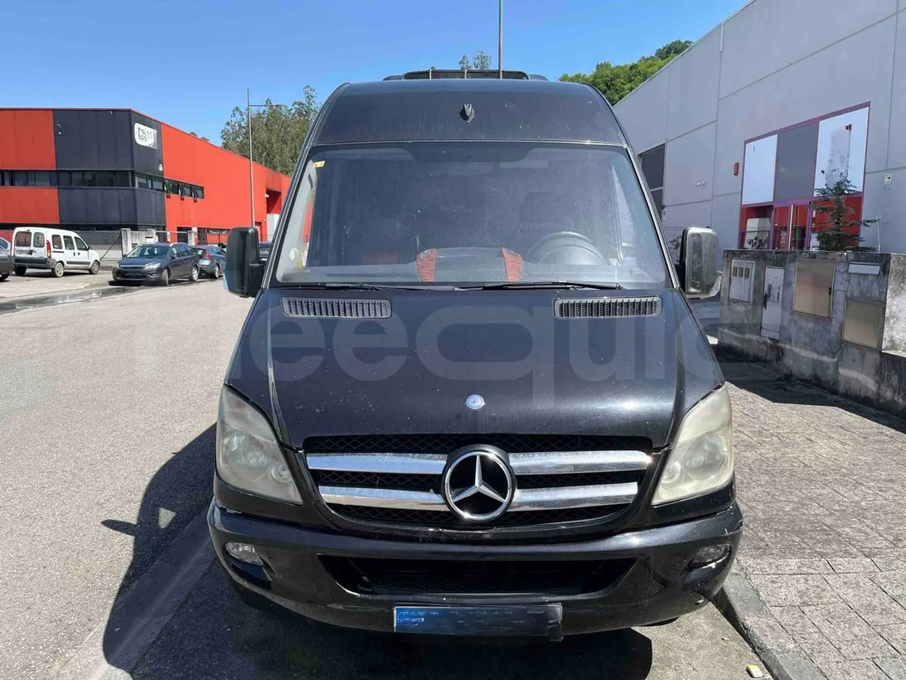 Mercedes-Benz Sprinter - front photo